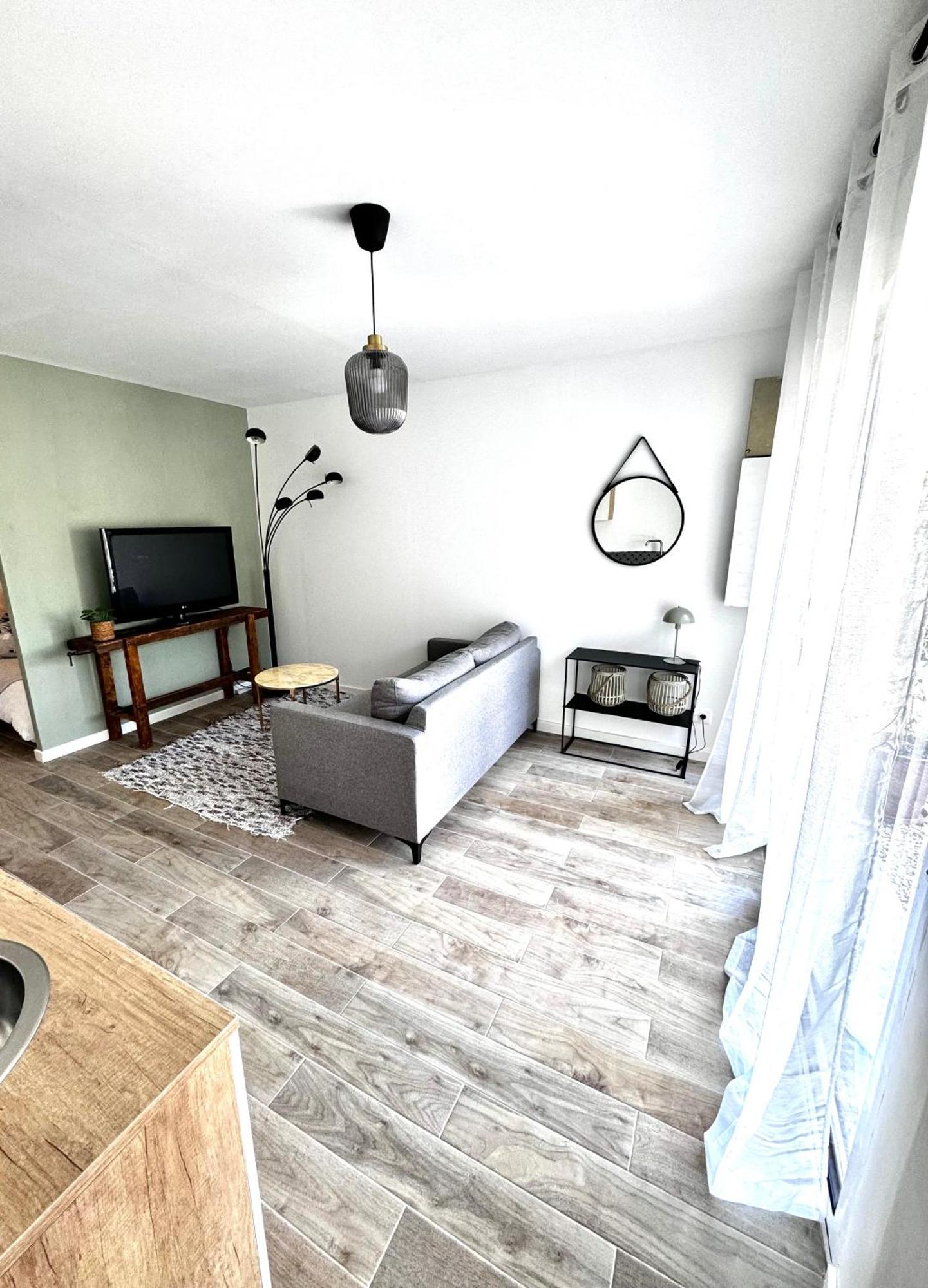 Charmant T2 Atypique Proche Du Centre-Ville Miramas Kültér fotó